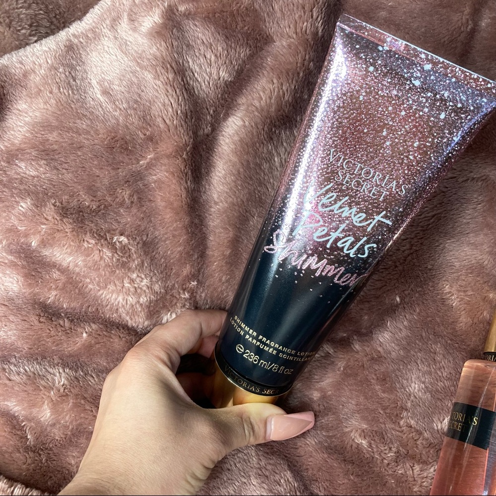 Victoria Secret shimmer lotion velvet petals